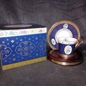 Vintage 1995 Avon Honor Society Cup and Saucer Set with Display Base EUC
